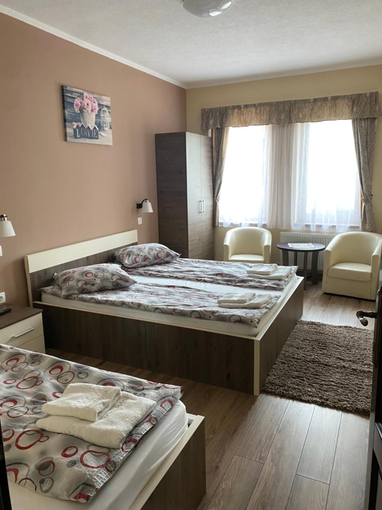 Farkas Panzio Bed & Breakfast Praid Luaran gambar