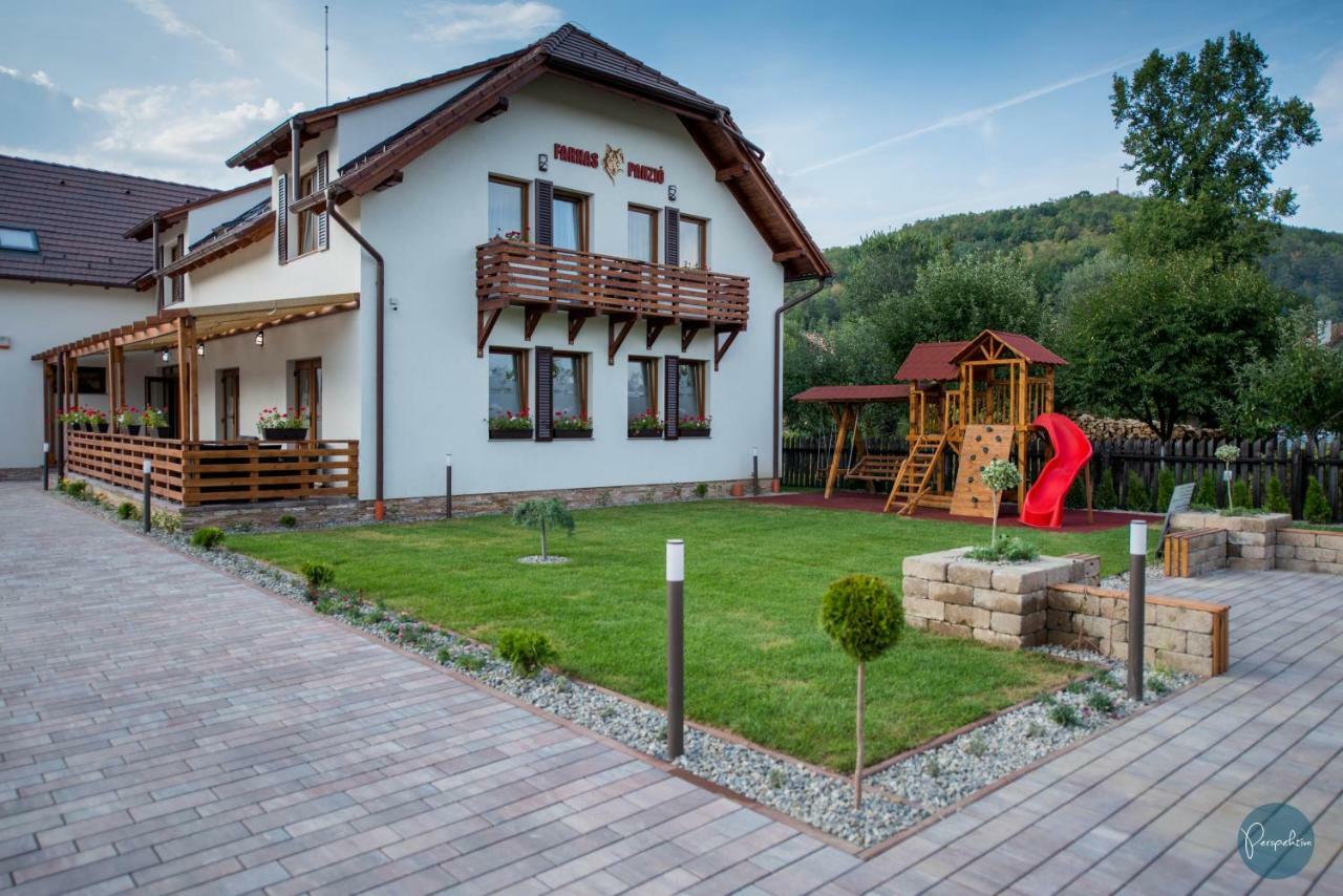 Farkas Panzio Bed & Breakfast Praid Luaran gambar